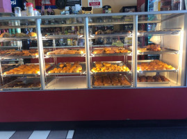 Lee's Donuts food