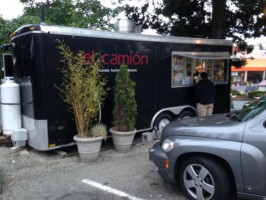 El Camion food