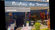 Bistro Du Terroir outside