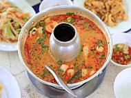 D'sri Cahaya Tomyam Seafood food