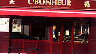 C'bonheur outside