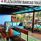 Plaza Entre Barcas Tguz inside