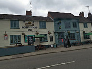 Robin Hood Inn outside