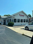 Schoop's Hamburgers outside