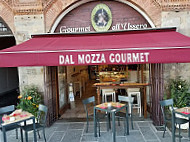 Dal Mozza Gourmet inside