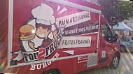 Fou 2 Truck Burger outside