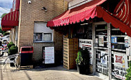 Dattilo's Delicatessen outside