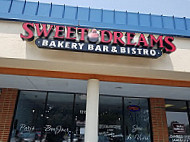 Sweet Dreams Bakery Bistro outside