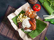 Nasi Kukus Ayam Dara Meleleh Seksyen 7 food