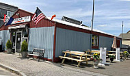 Vegetable Barn Deli outside