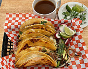 Los Arcos Taqueria food