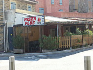 Pizza Plus outside