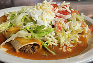 Los Compadres Mexican Grill food