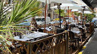 Le Bistro Du Parisien outside