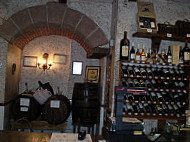 Enoteca Quesos, Jamones Y Vinos food