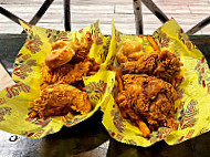 Willie's Chicken Shack food