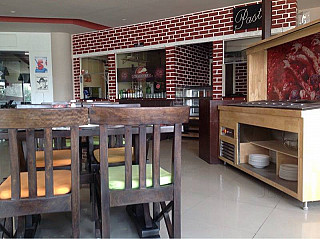 Italian Kitchen (Vaishali Nagar)