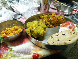 Chulla's Veg Gujarati Thali