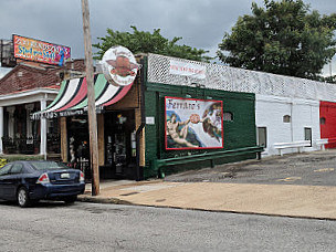 Ferraro's Pizzeria & Pub