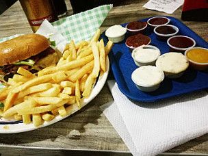 Burger City Girardot