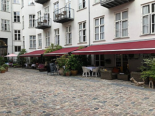 Guldsmeden Hotels