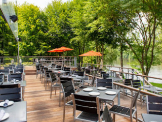 River: A Waterfront Restaurant And Bar