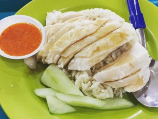 Tian Tian Hainanese Chicken Rice