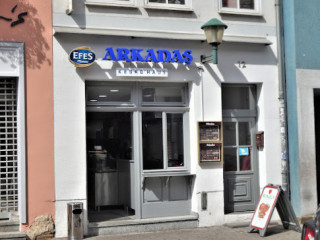 Arkadas