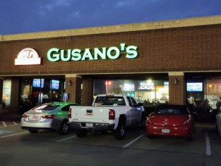 Gusanos Chicago Style Pizzeria