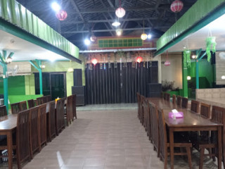 Pondok Hijau Daun Seafood Resto