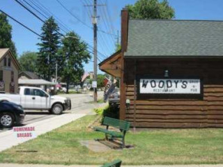 Woody's Grub Pub