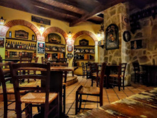 Cantinone Pub