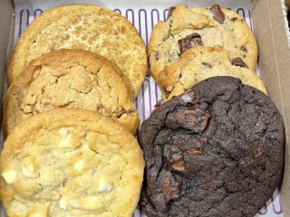 Insomnia Cookies