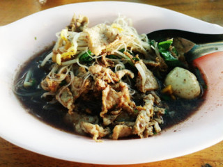 ซ้อเป๊ก•ก๋วยเตี๋ยวเรือ มุมอร่อย เมืองอ่างทอง