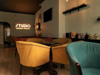 Studio Lounge