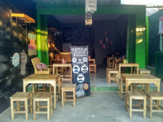 Mid Cafe Cikampek