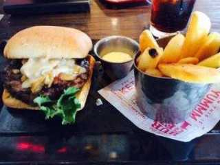 Red Robin Gourmet Burgers And Brews