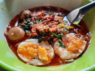 ก๋วยเตี๋ยวป้าชโลม เจ้าเก่า