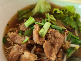 ลุงจอด ก๋วยเตี๋ยวหมูตุ๋น