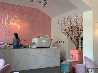 Chloe Cafe