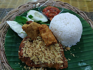 Ayam Penyet Ria Bitung