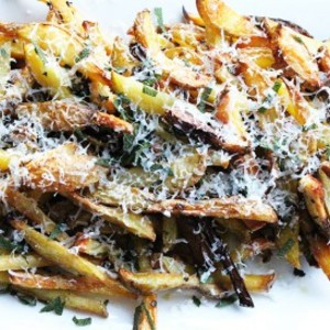 Hvidløg Parmesan Loaded Fries